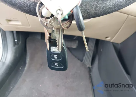 2013 Hyundai Elantra Gls z USA, uszkodzony, nr VIN 5NPDH4AE8DH325080